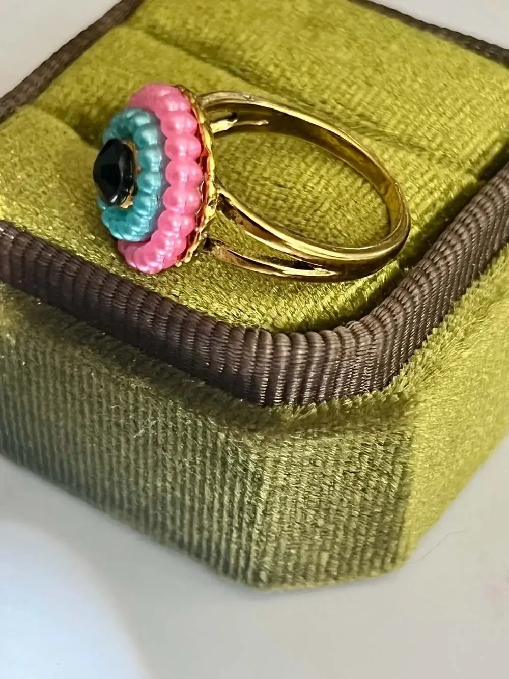 Vintage Gold Tone Pink and Turquoise Beaded Floral Ring Size 6